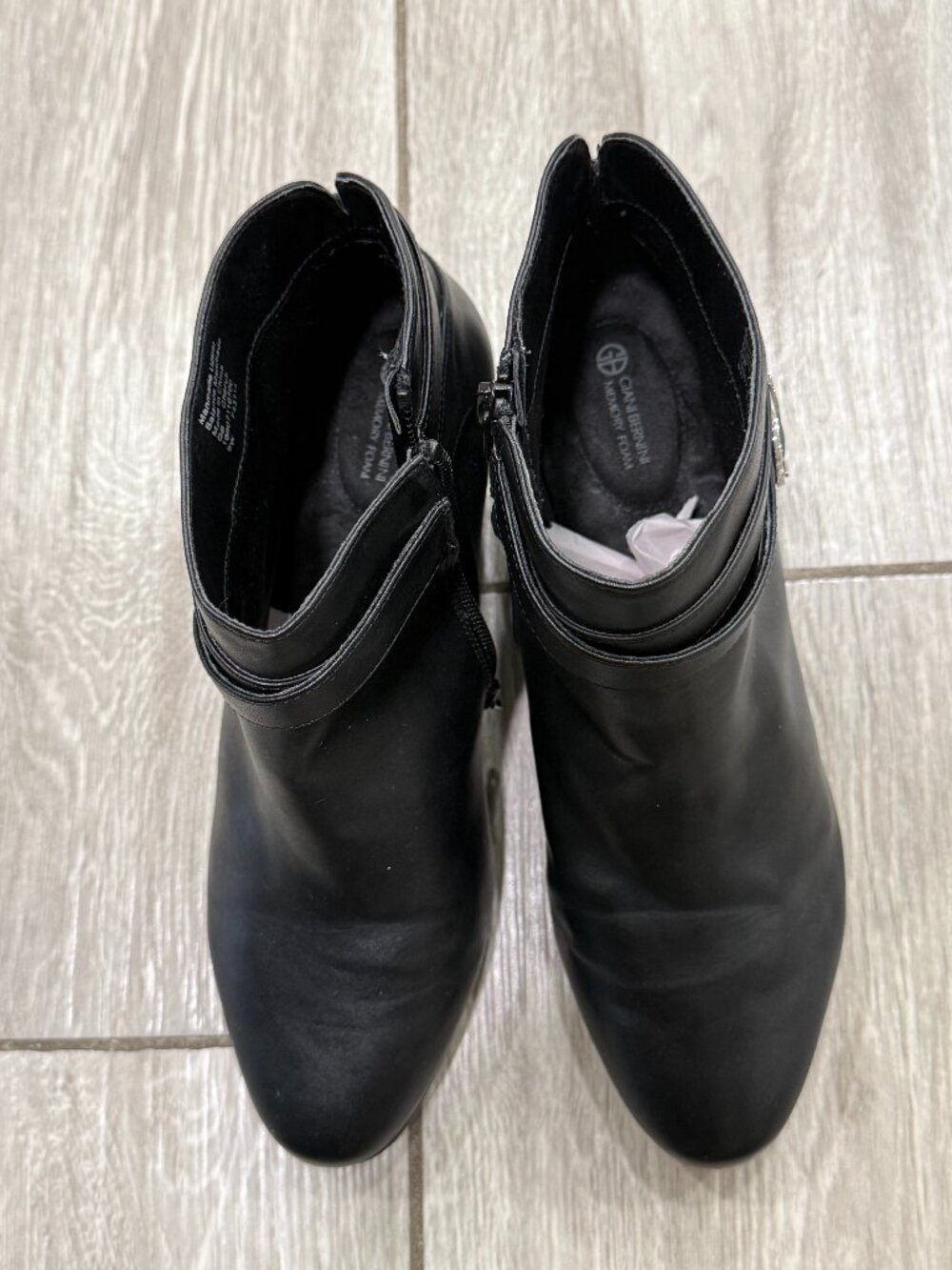 Giani Bernini Black "Cherub" Buckle Wedge Ankle Booties Size 9W